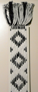 Bílo-černá