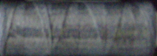 Tmavě šedá